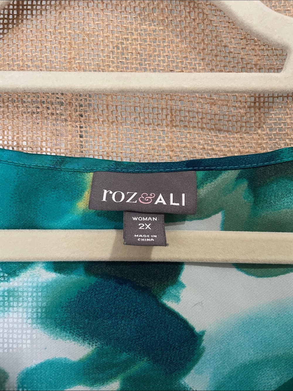 Roz & Ali Teal Green Aqua Floral Ruffle V-Neck Blouse - Picture 2 of 3